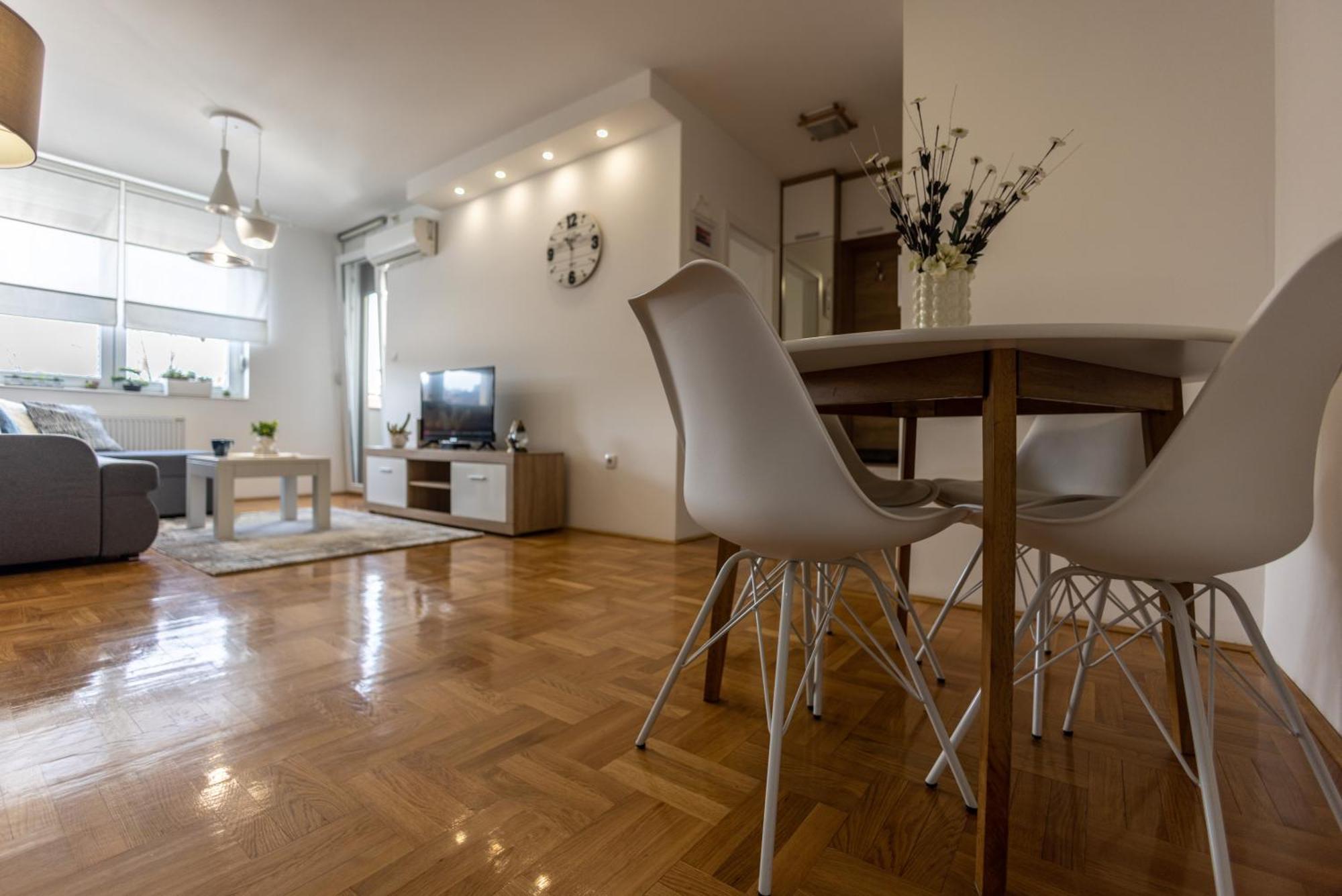 Apartmani Hemera Valjevo Ngoại thất bức ảnh