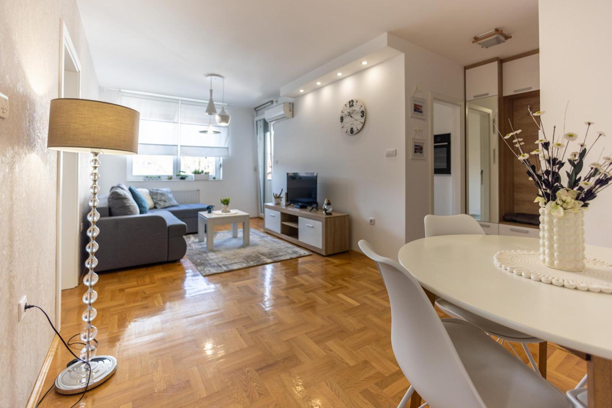 Apartmani Hemera Valjevo Ngoại thất bức ảnh