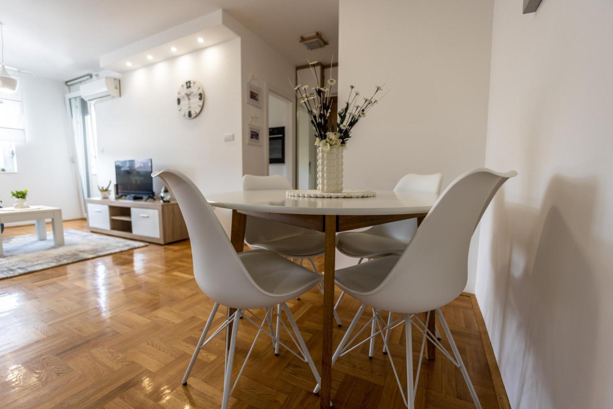 Apartmani Hemera Valjevo Ngoại thất bức ảnh